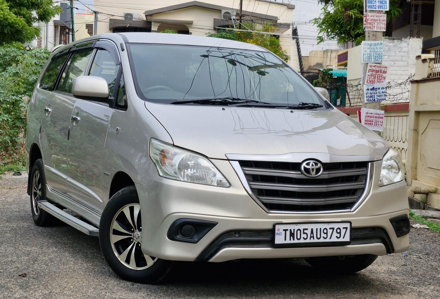 Toyota Innova - Image 3