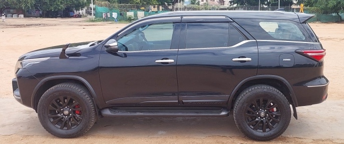 Toyota Fortuner - Image 7