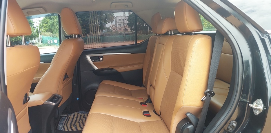Toyota Fortuner - Image 13
