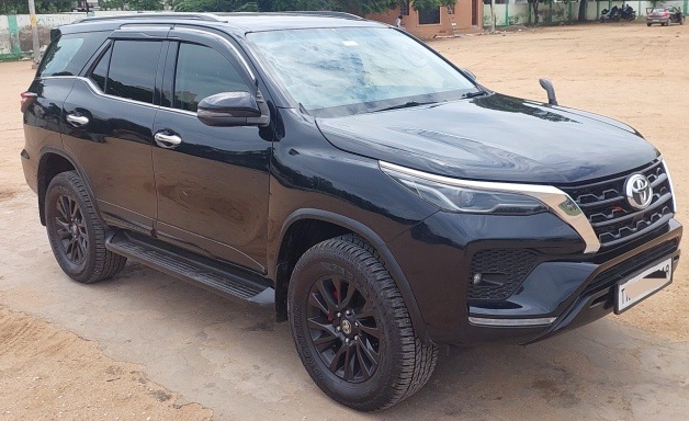 Toyota Fortuner - Image 4