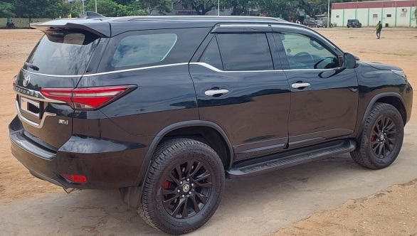 Toyota Fortuner - Image 2