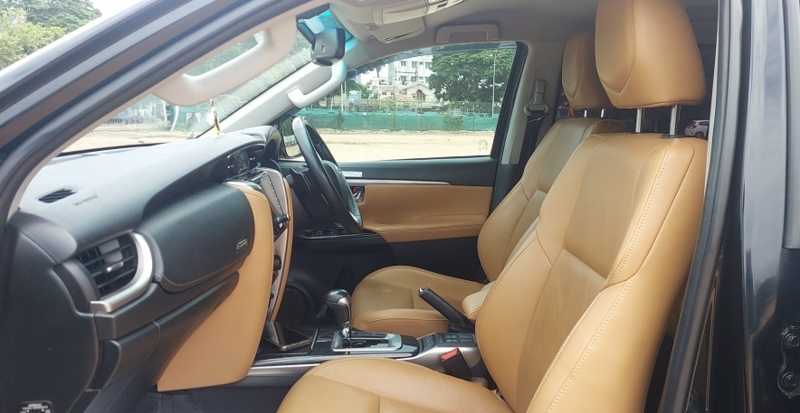 Toyota Fortuner - Image 10
