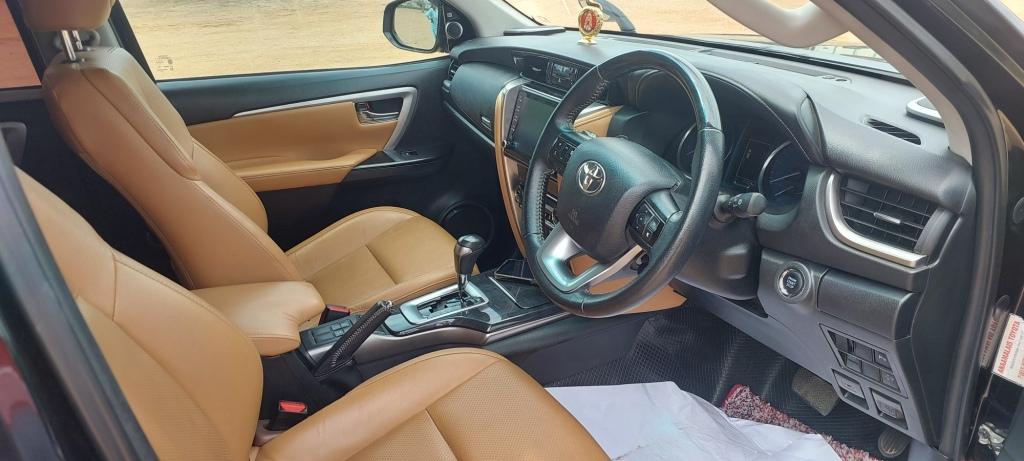 Toyota Fortuner - Image 8