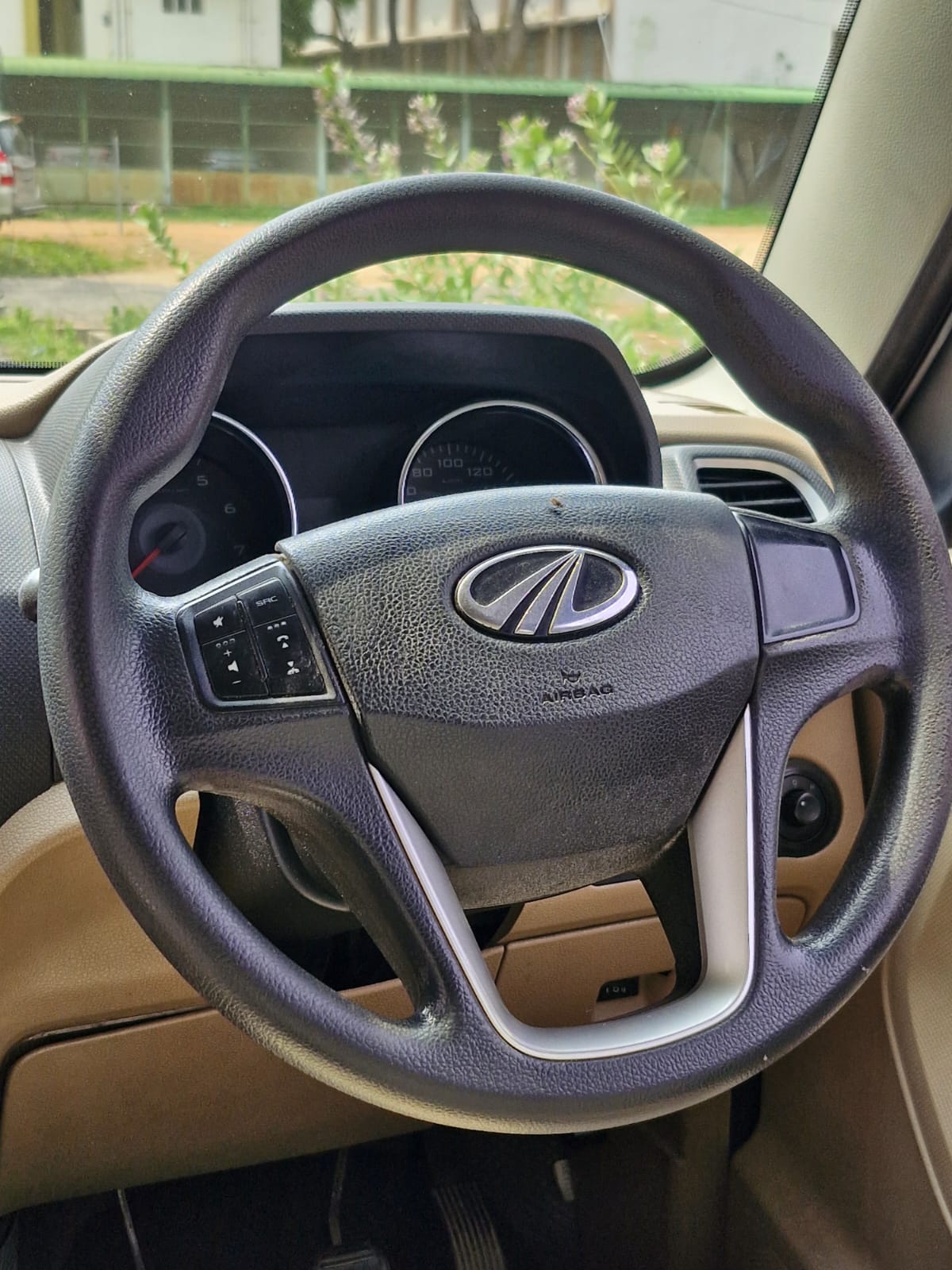 Mahindra TUV300