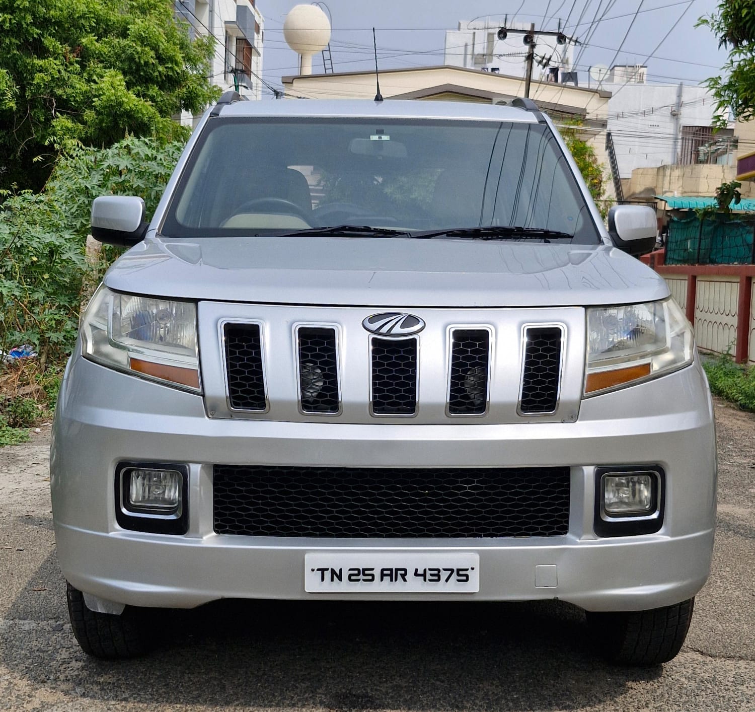Mahindra TUV300