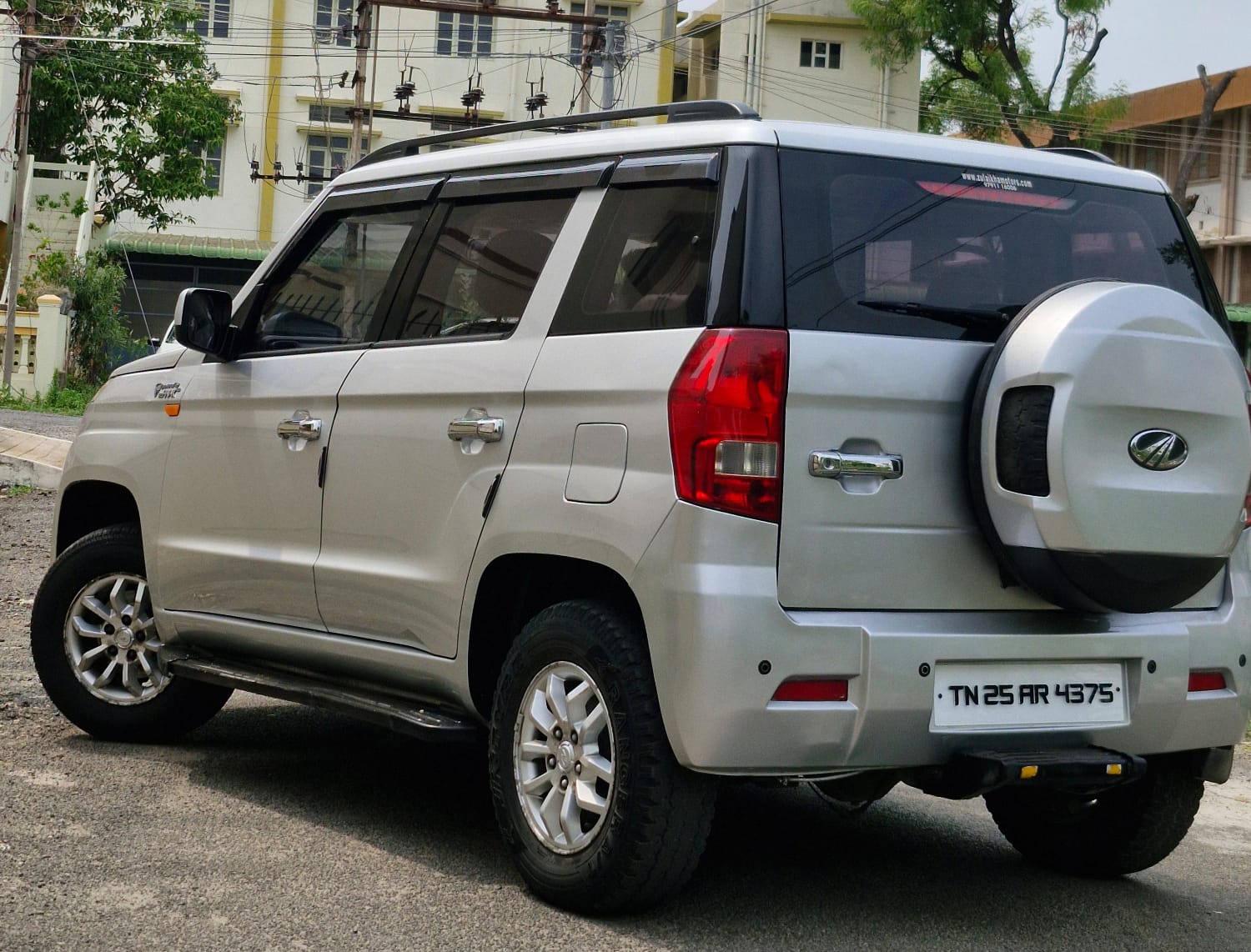 Mahindra TUV300 - Image 5