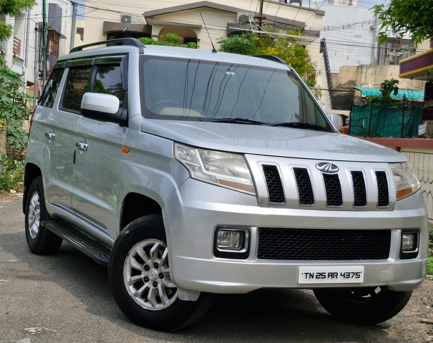 Mahindra TUV300 - Image 6