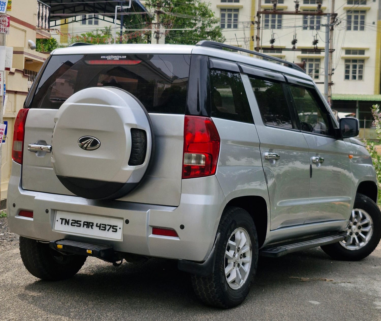 Mahindra TUV300 - Image 4