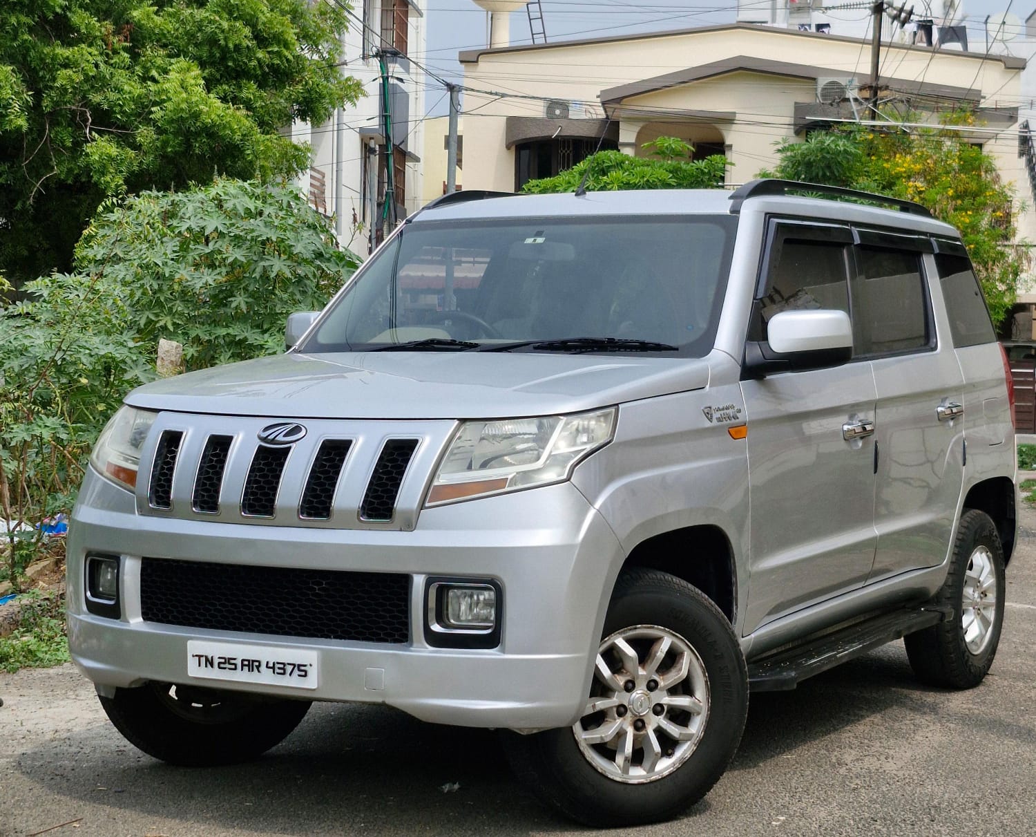 Mahindra TUV300 - Image 9