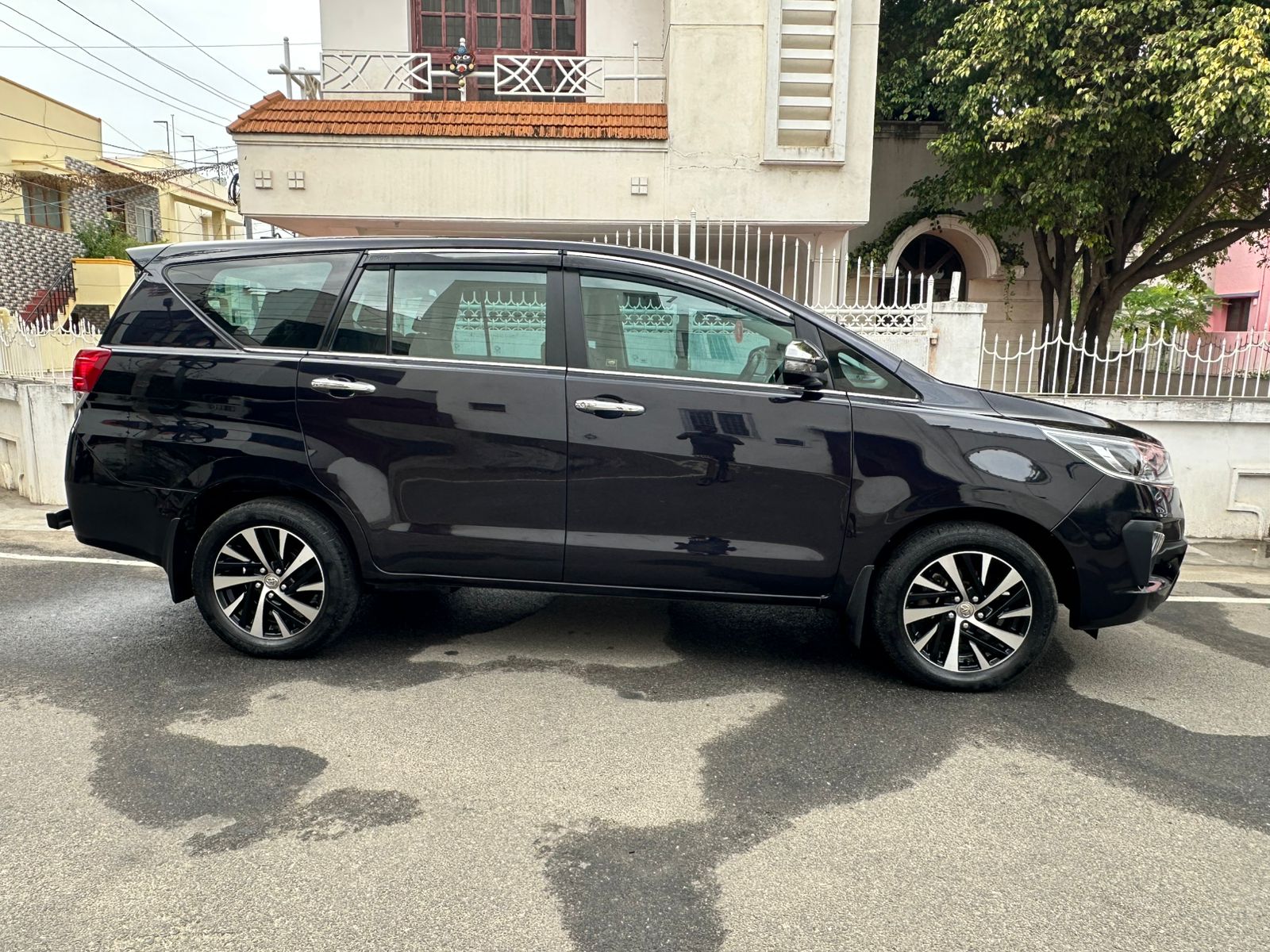 Toyota Innova Crysta - Image 2