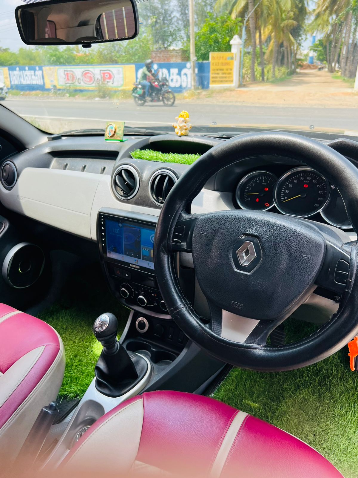 Renault Duster - Image 10