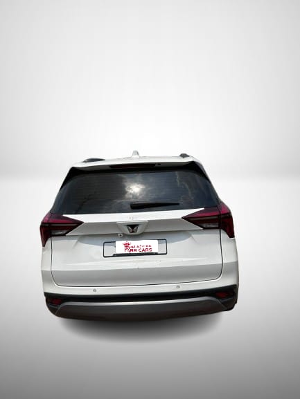 Mahindra XUV700 - Image 5
