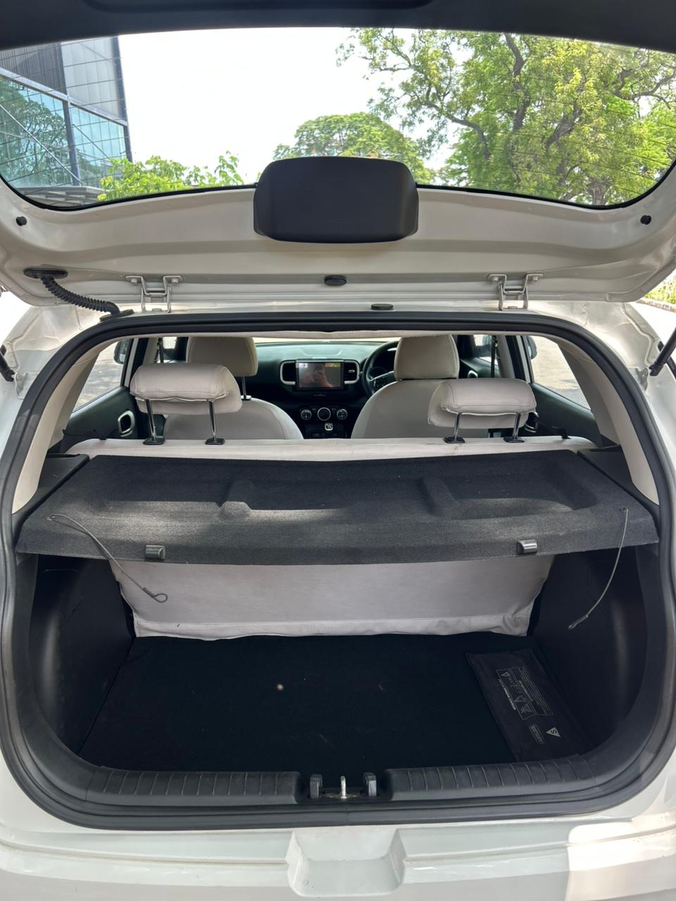 Hyundai Venue - Image 8
