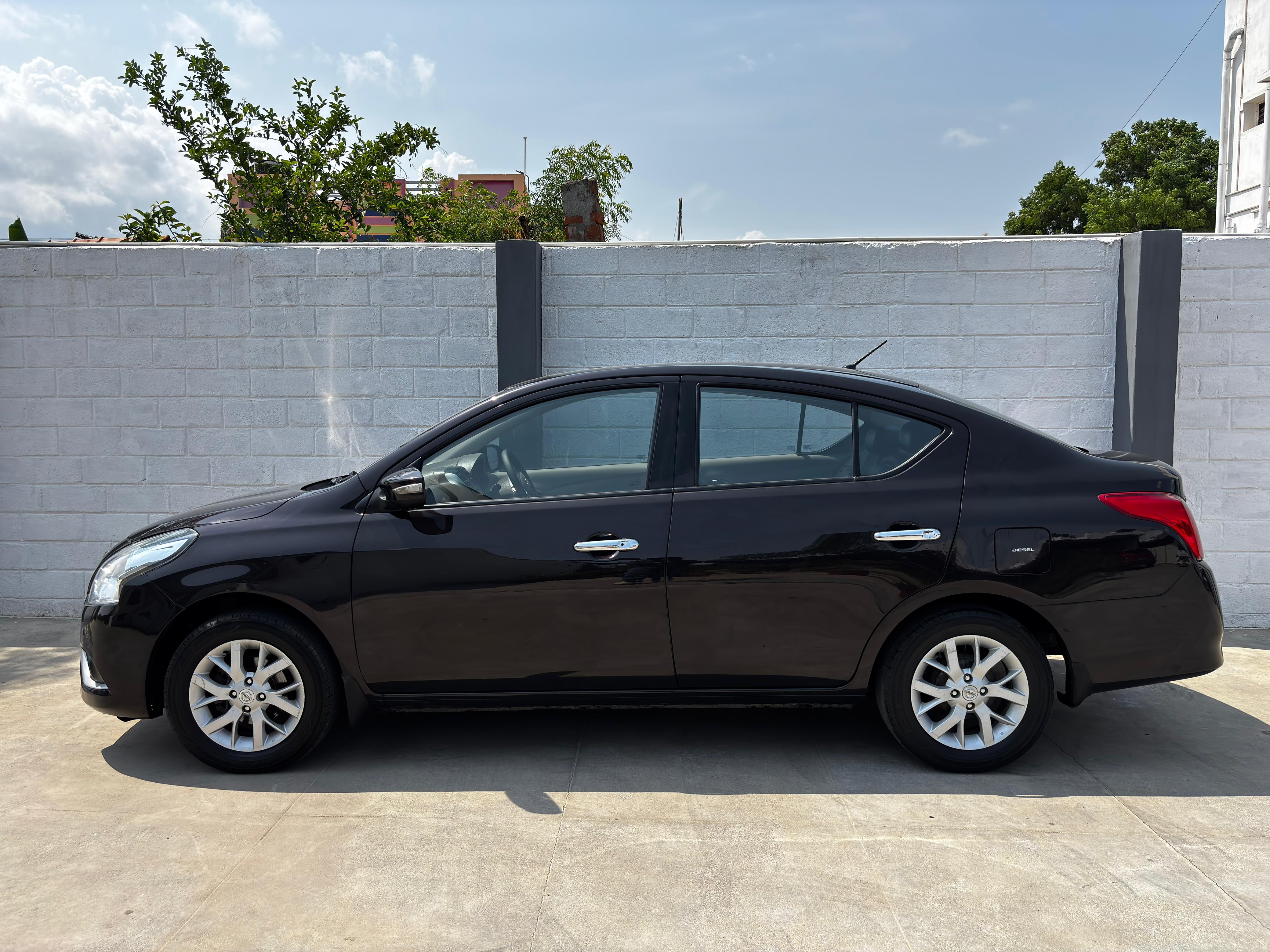 Nissan Sunny - Image 4