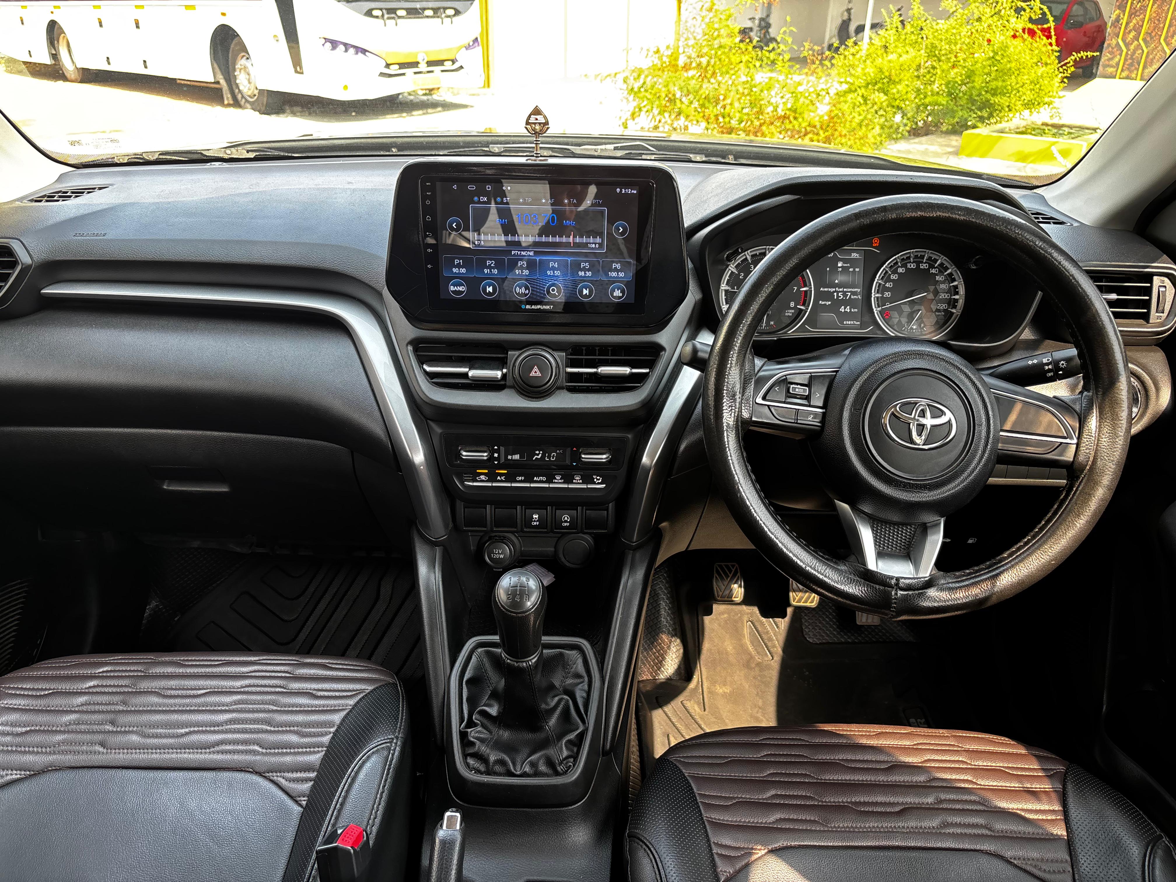 Toyota Urban Cruiser Hyryder - Image 4