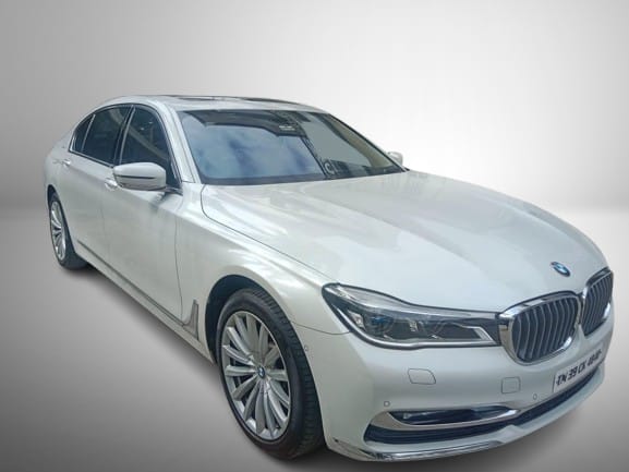BMW 7 Series - Image 8