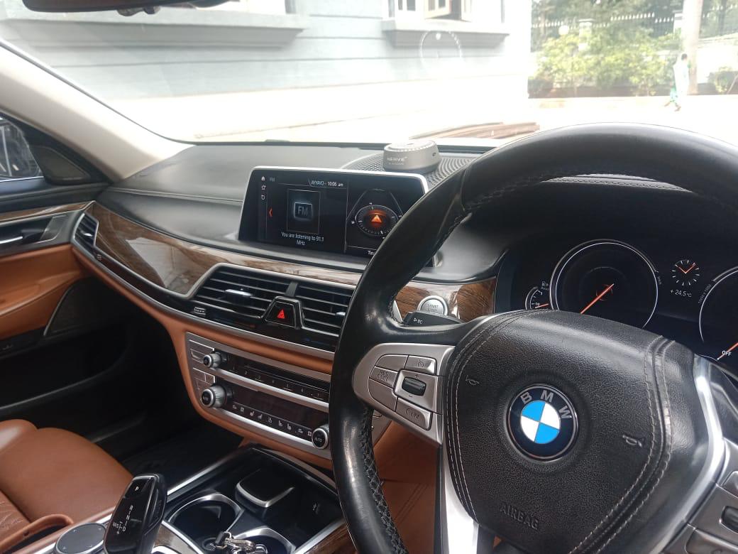 BMW 7 Series - Image 6