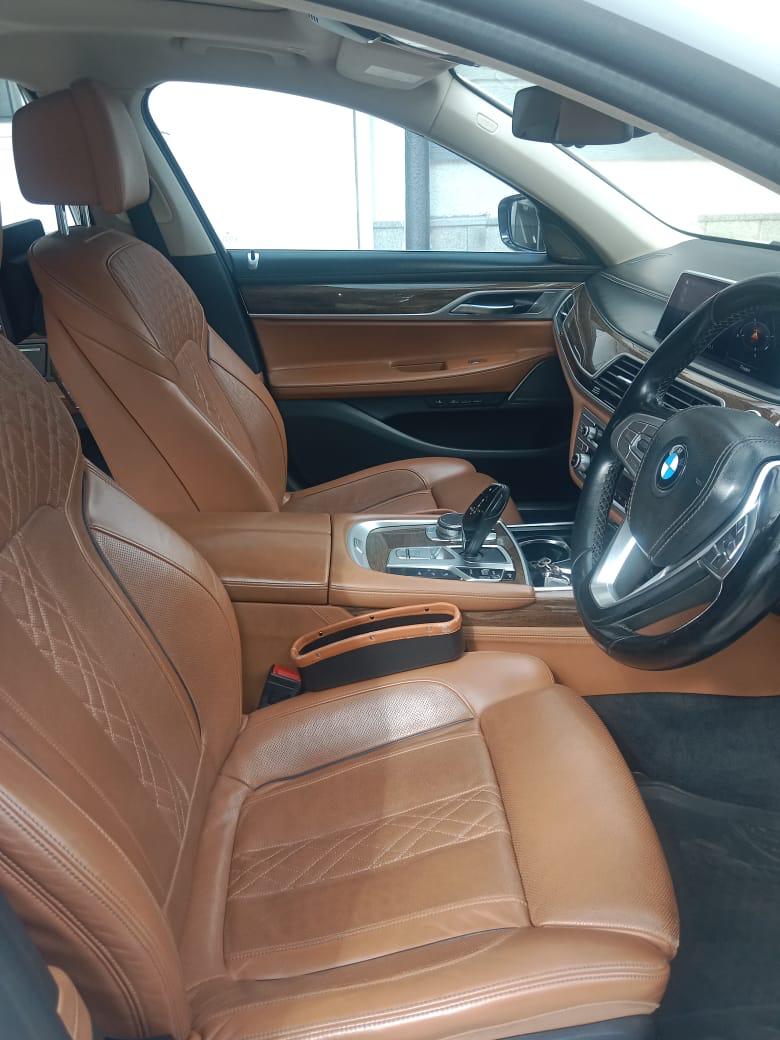 BMW 7 Series - Image 7