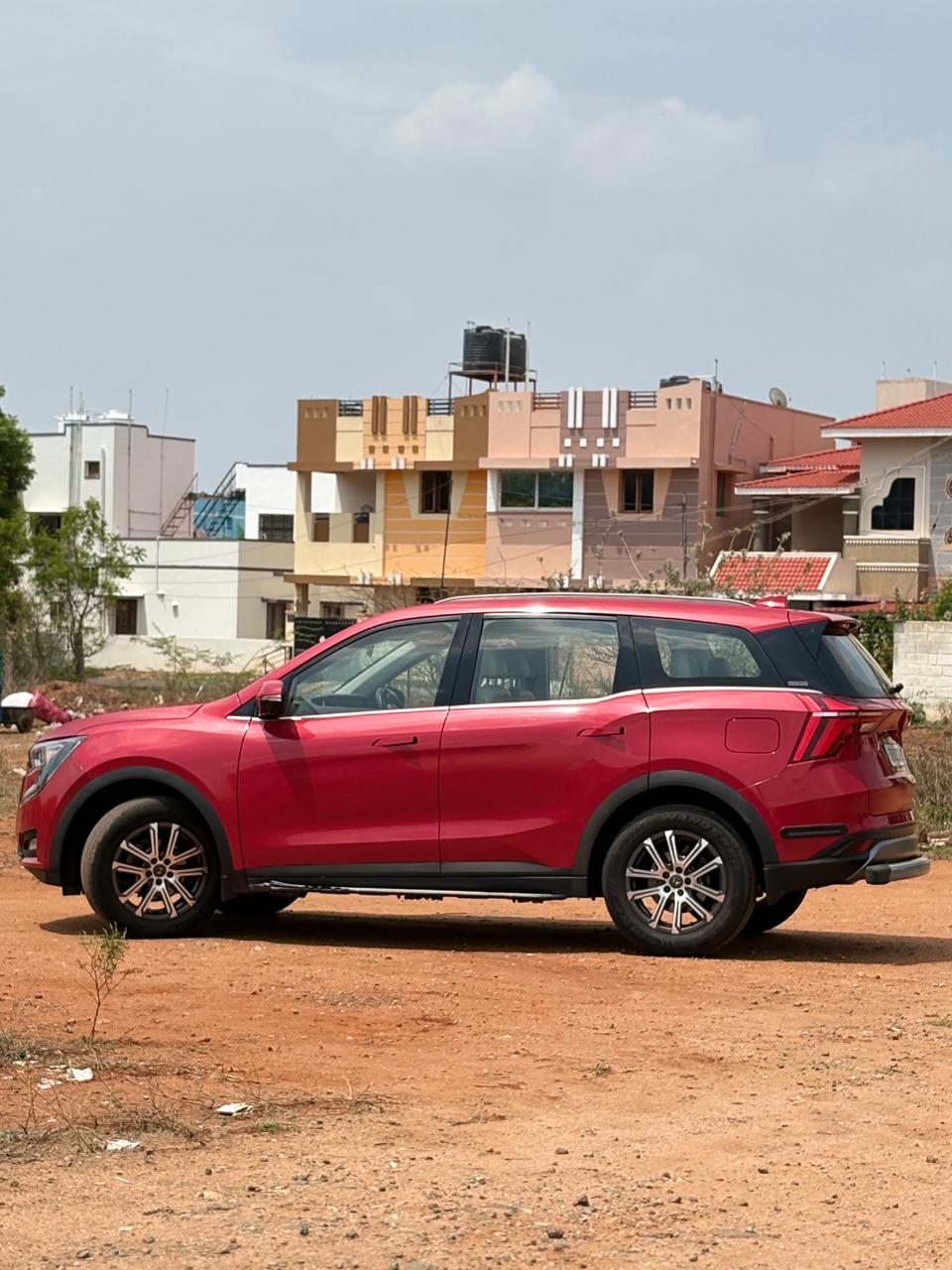 Mahindra XUV700 - Image 4