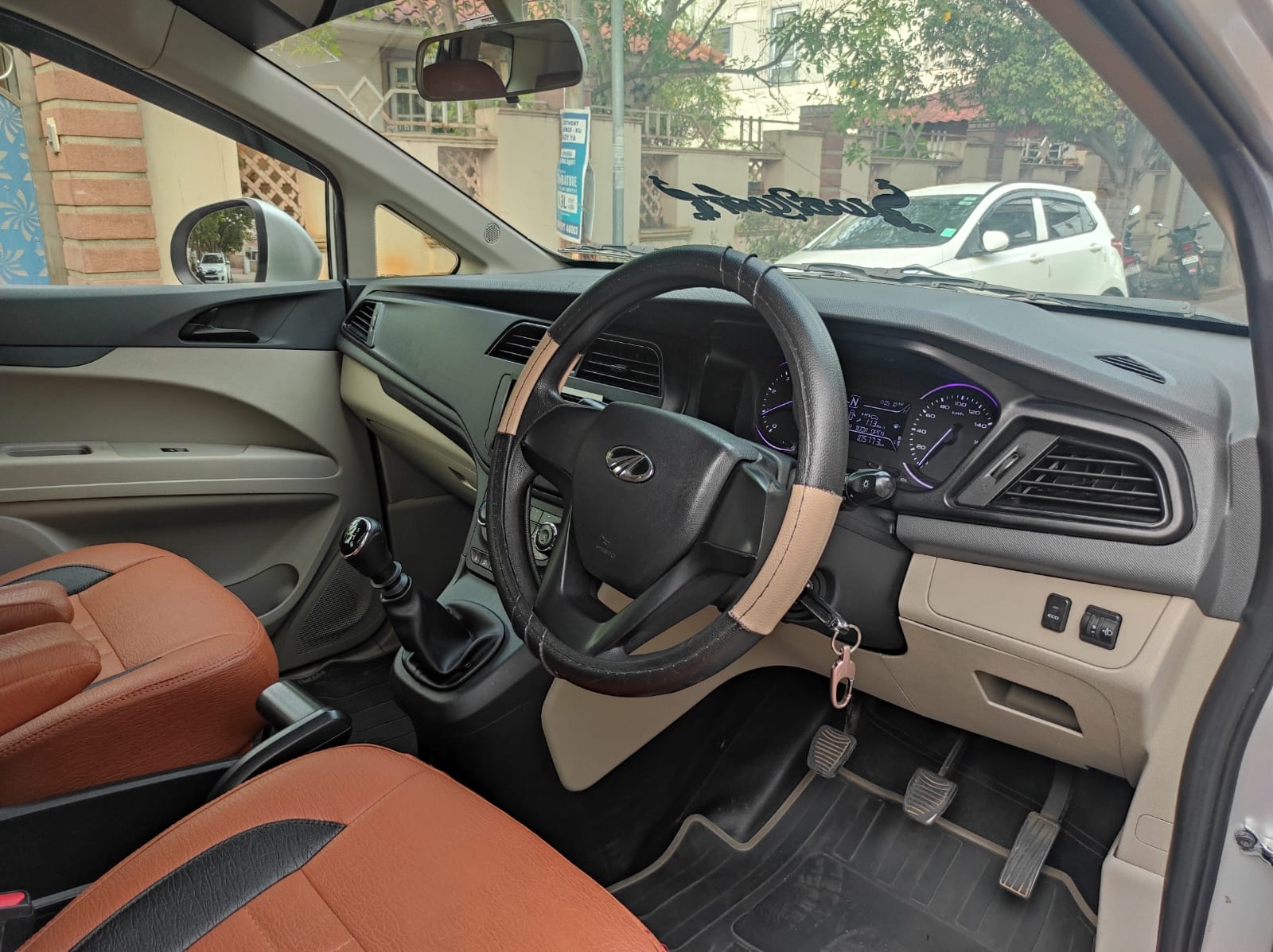 Mahindra Marazzo - Image 8