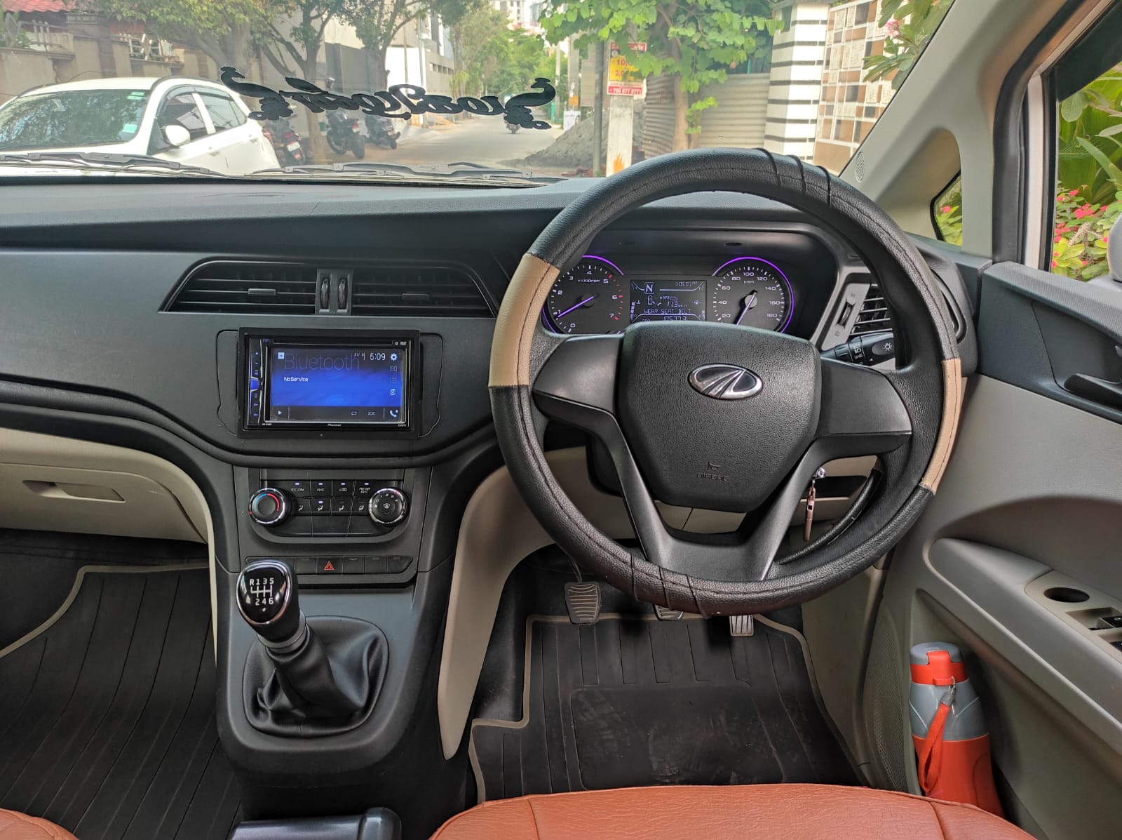 Mahindra Marazzo - Image 9