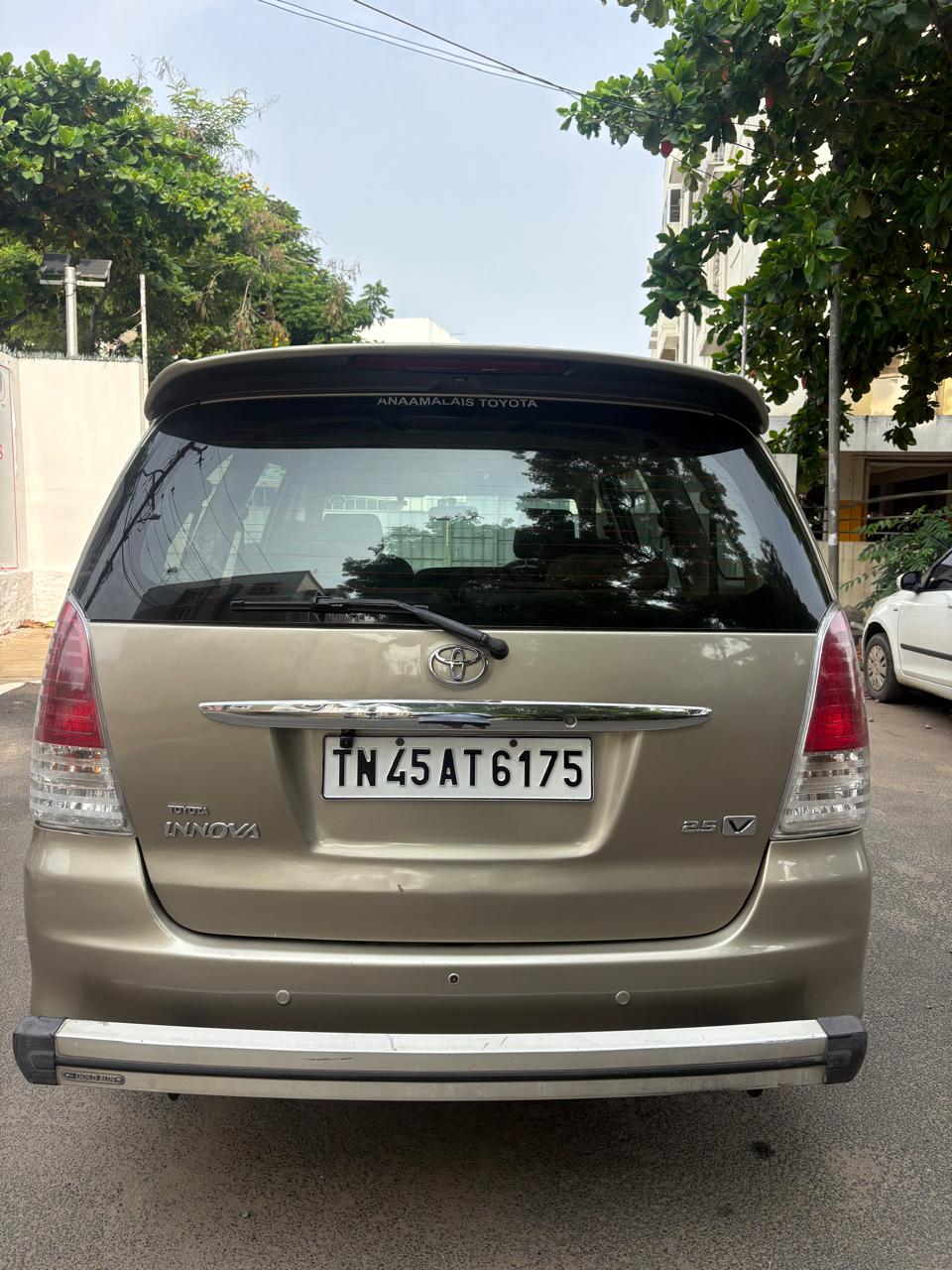 Toyota Innova - Image 8