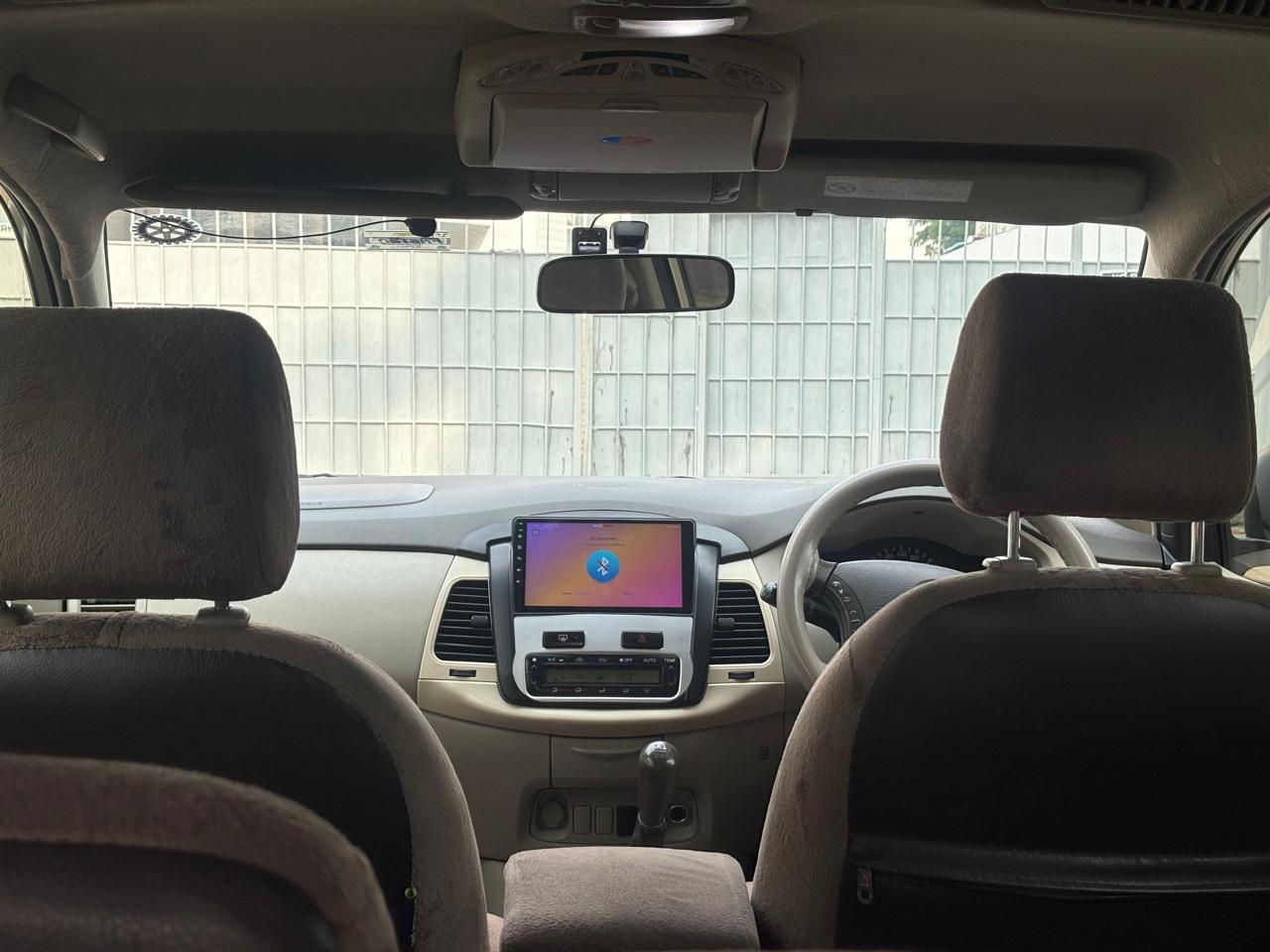 Toyota Innova - Image 2