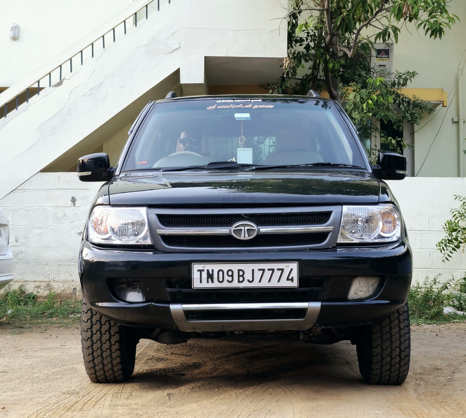 Tata Safari