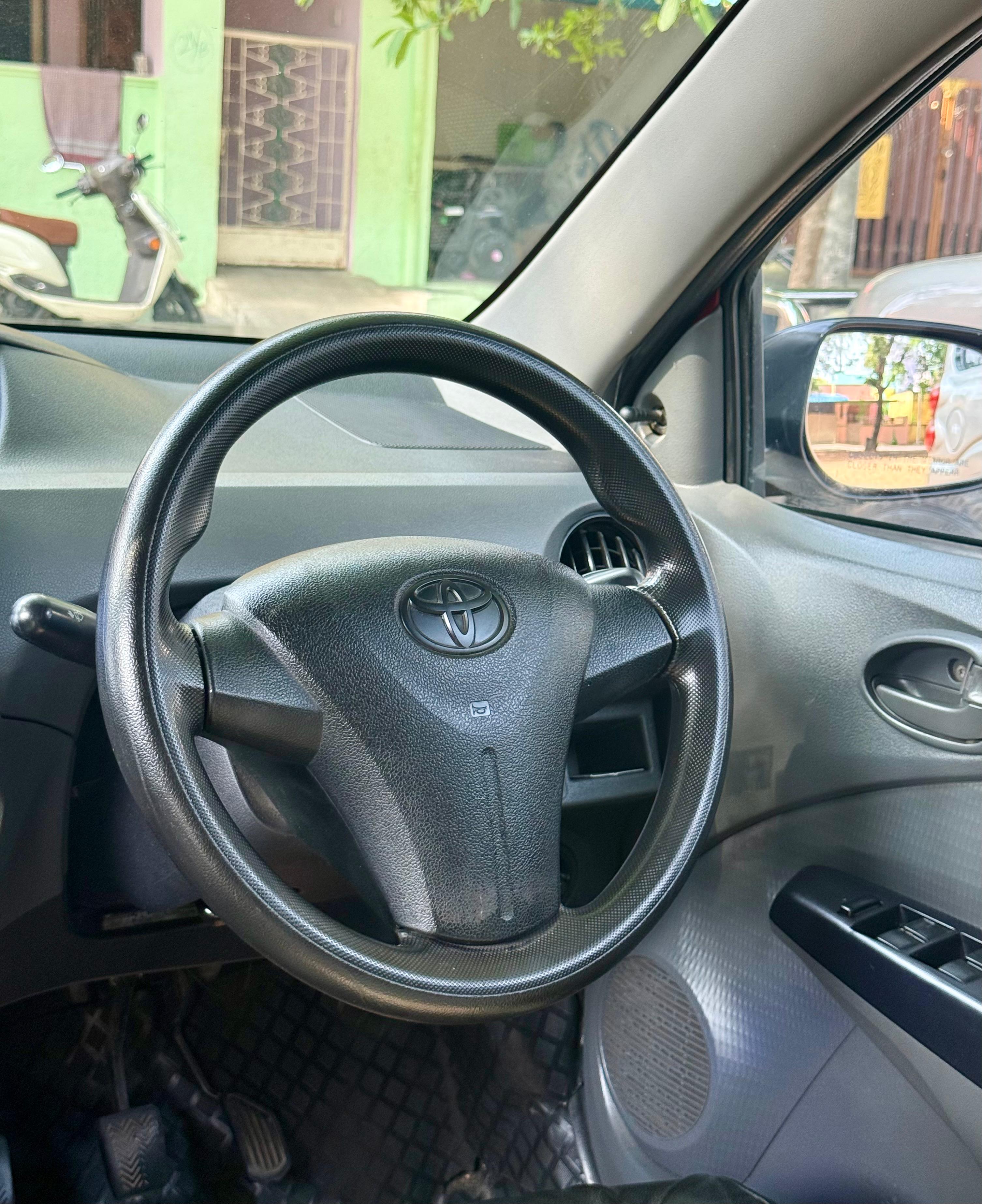 Toyota Etios Liva - Image 2