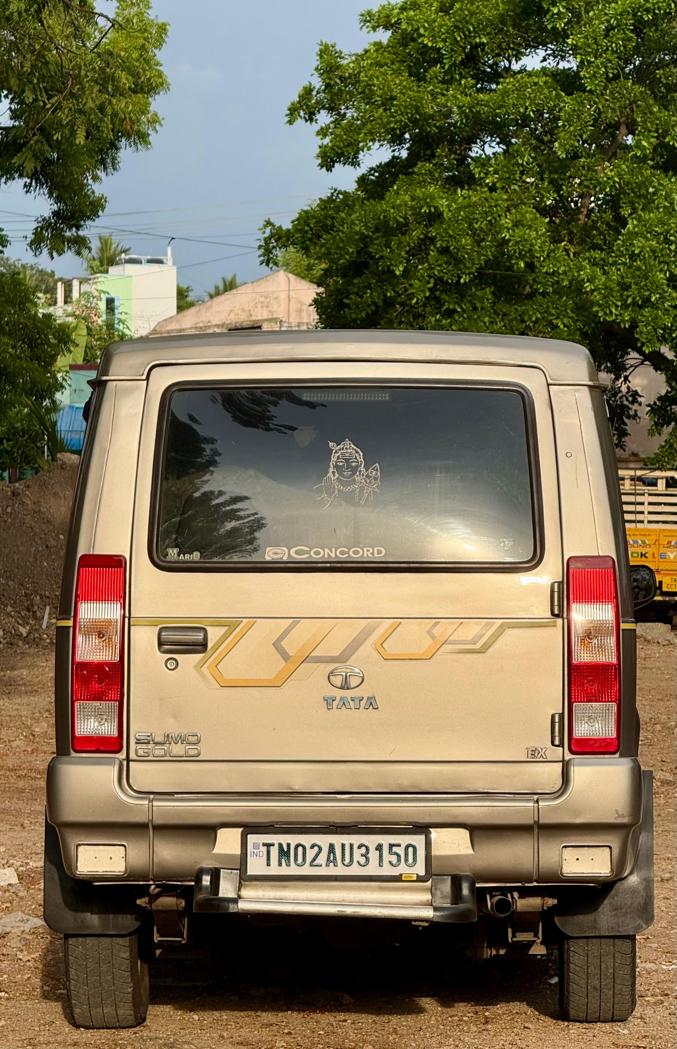 Tata Sumo - Image 2