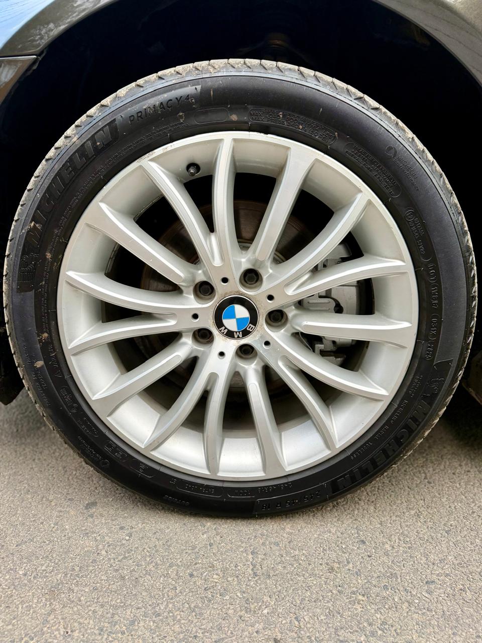 BMW 5 Series - Image 4