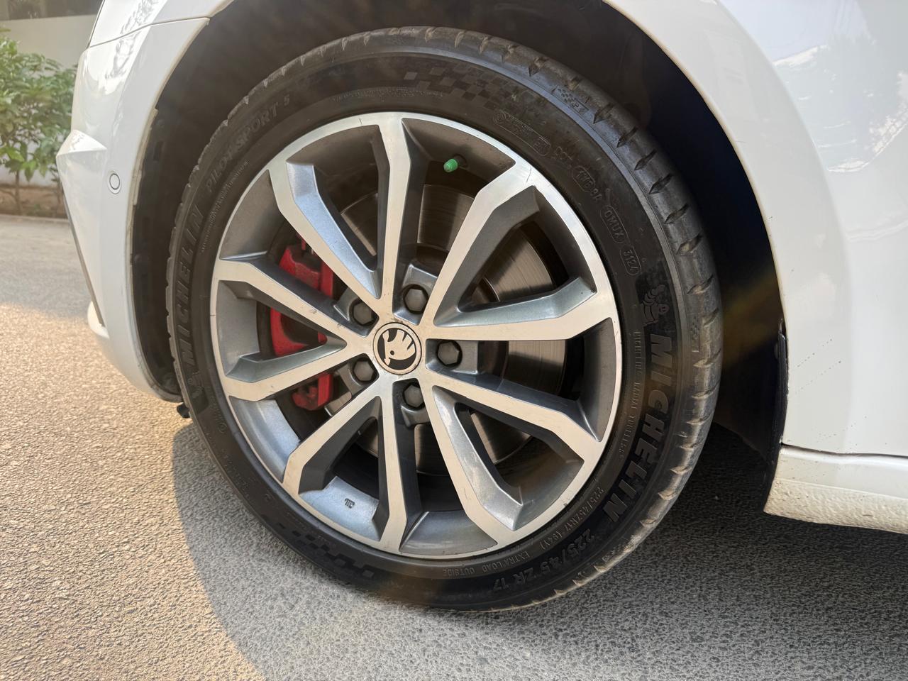 Skoda Octavia - Image 4