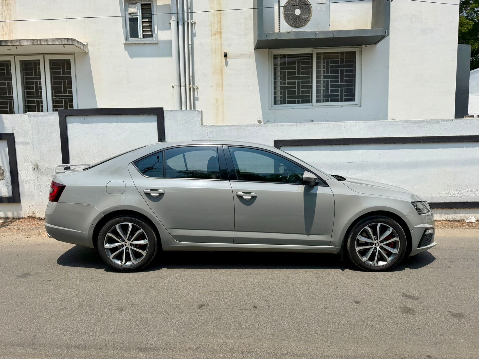 Skoda Octavia - Image 8