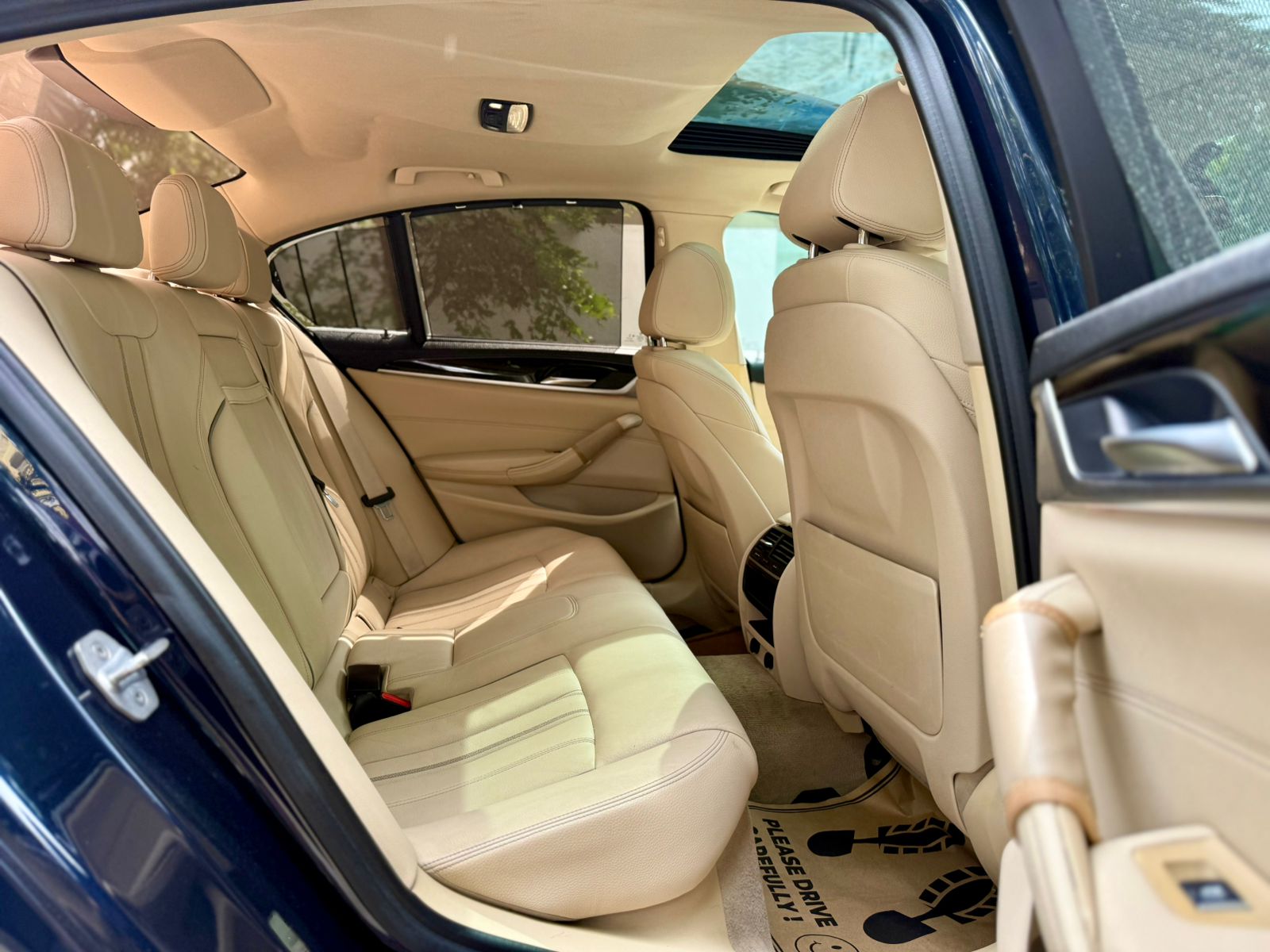 BMW 5 Series - Image 7