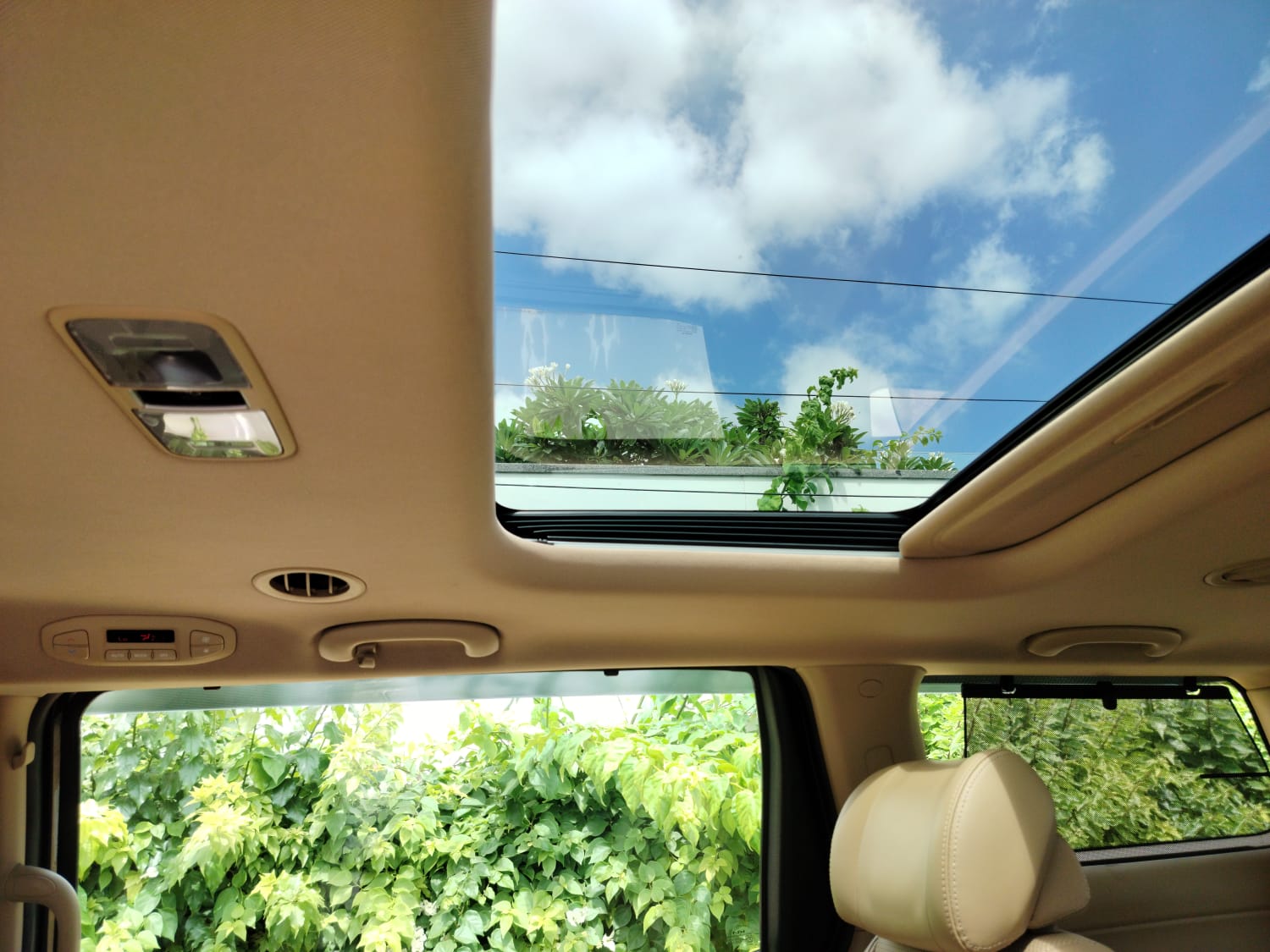 Kia Carnivel - Image 6