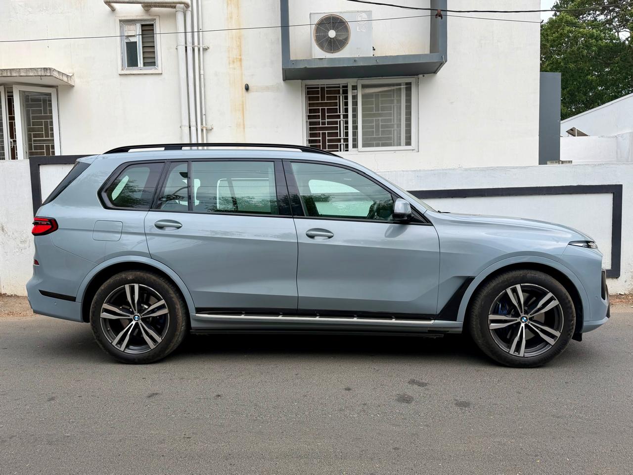 BMW X7 - Image 6