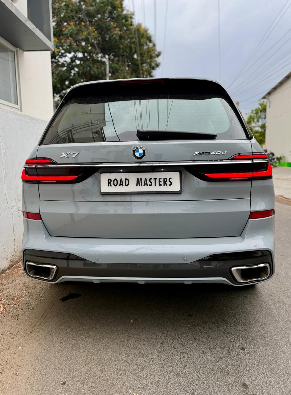 BMW X7 - Image 1
