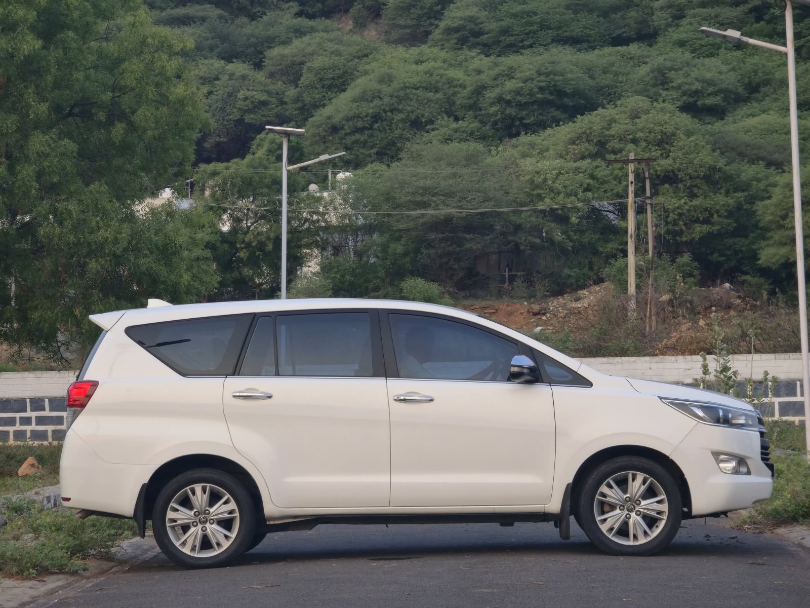 Toyota Innova Crysta - Image 3