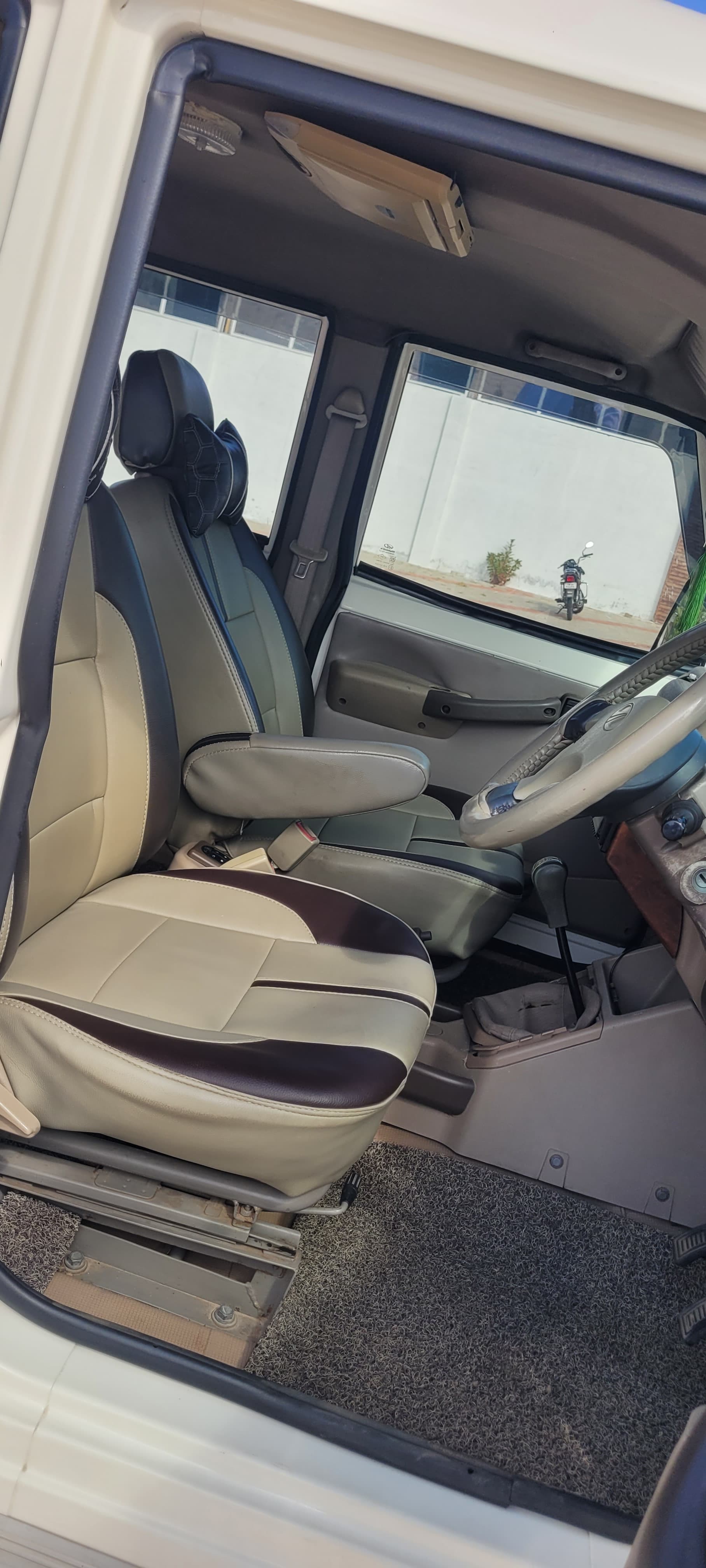 Mahindra Bolero - Image 4