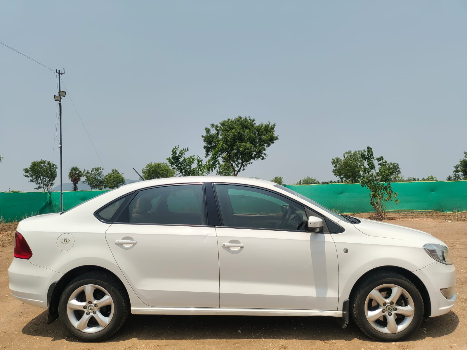 Skoda Rapid - Image 4