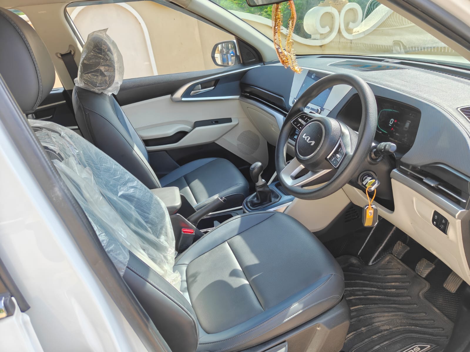Kia carens - Image 13