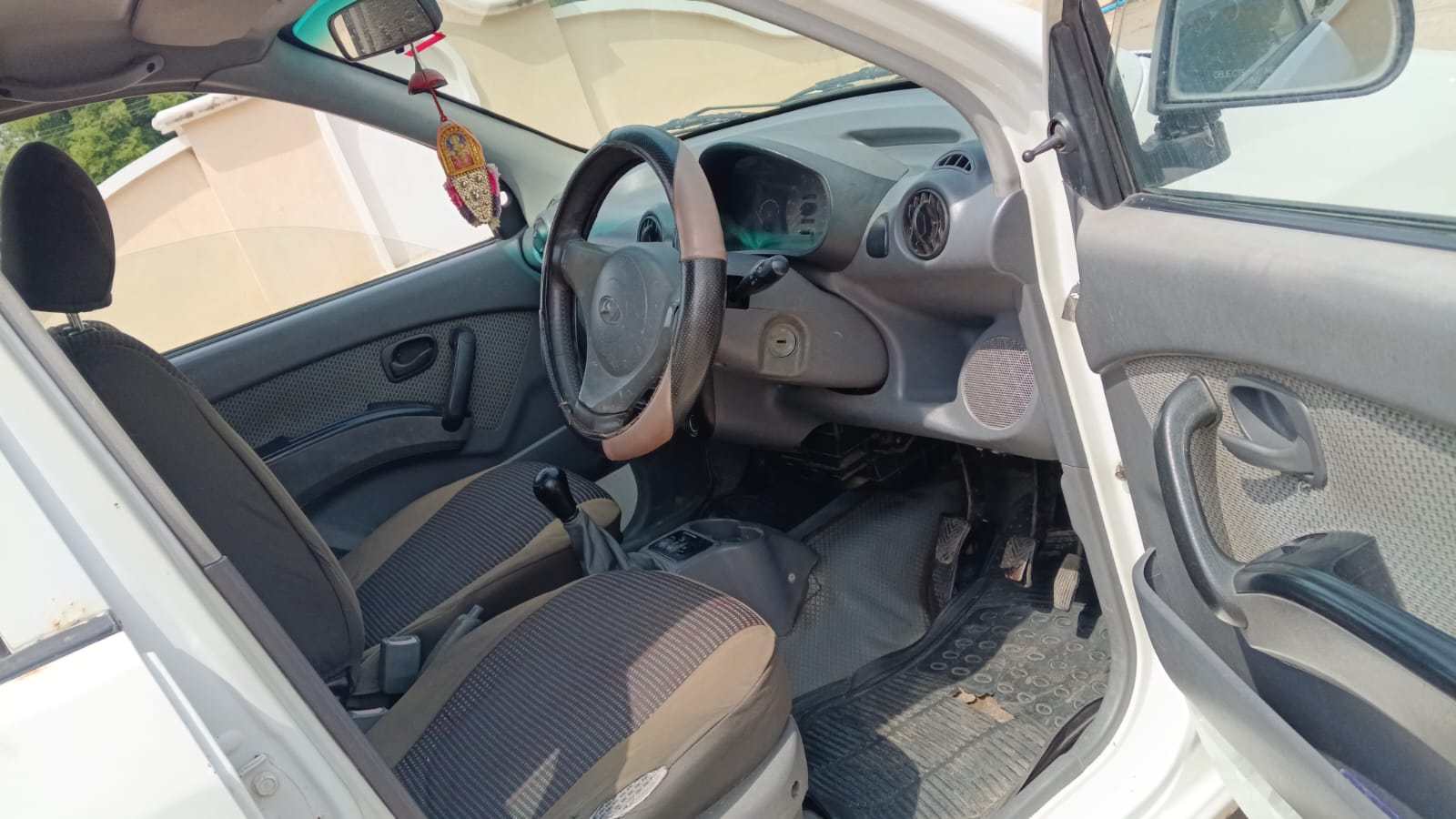 Hyundai Santro Xing - Image 6