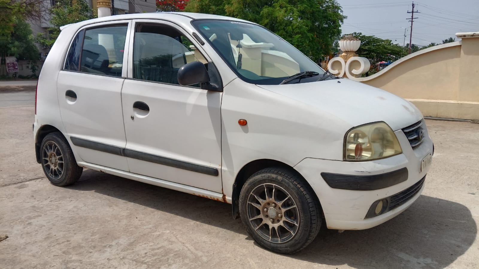 Hyundai Santro Xing - Image 4