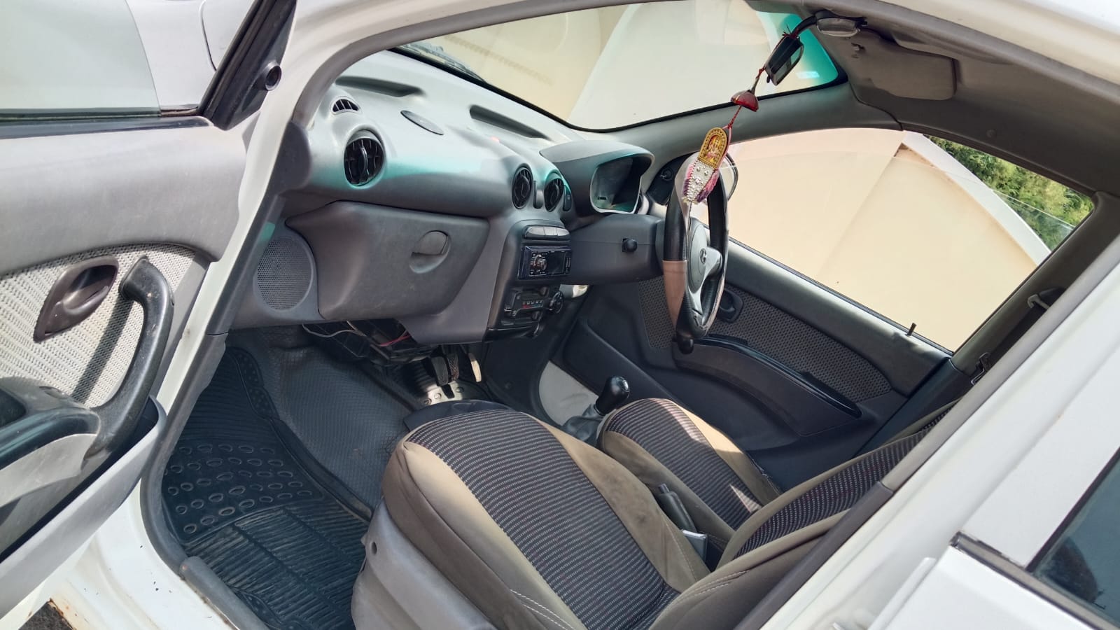 Hyundai Santro Xing - Image 7