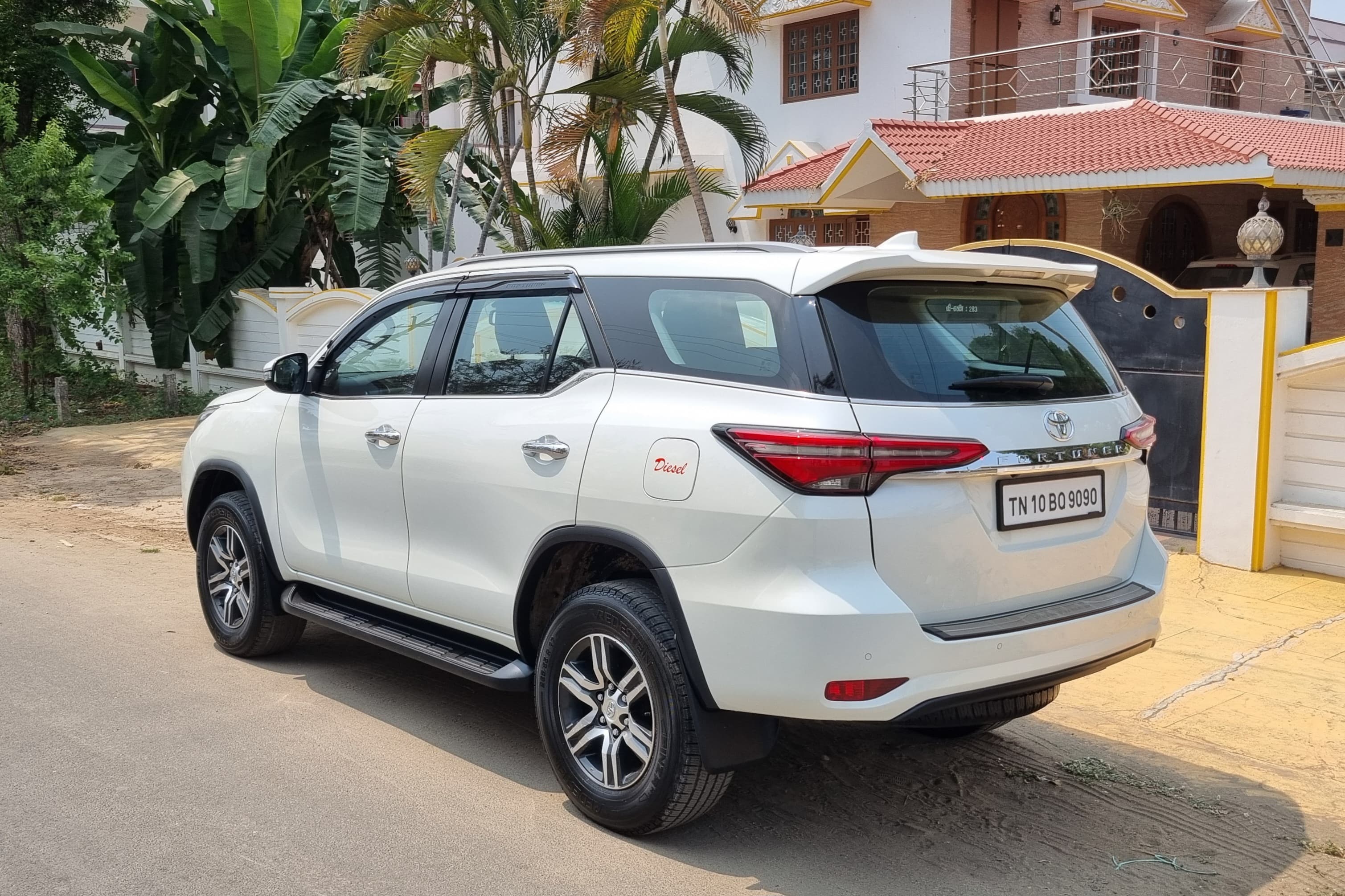 Toyota Fortuner - Image 5