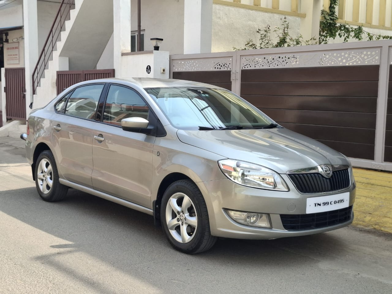Skoda Rapid - Image 4