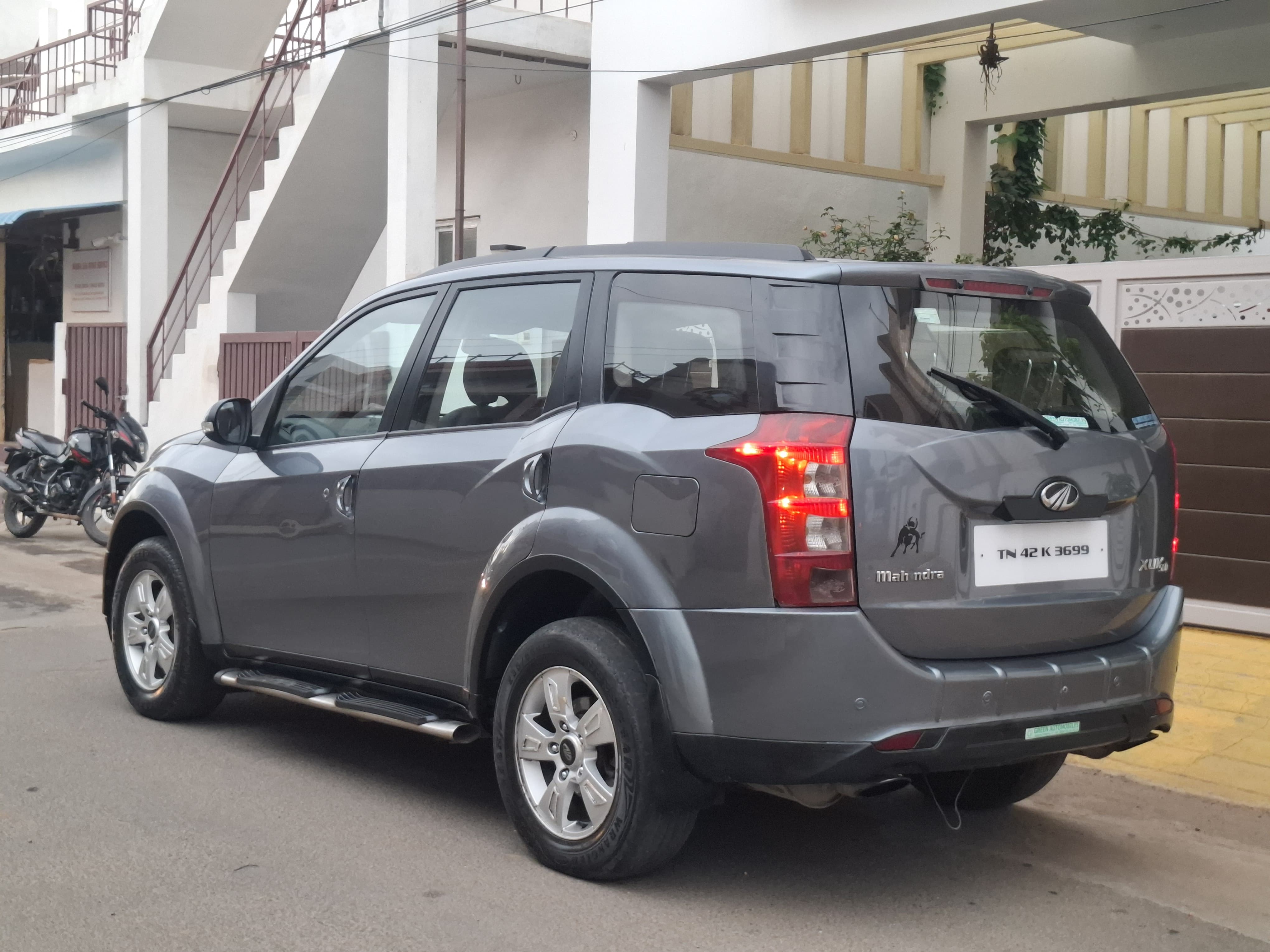 Mahindra XUV500 - Image 6