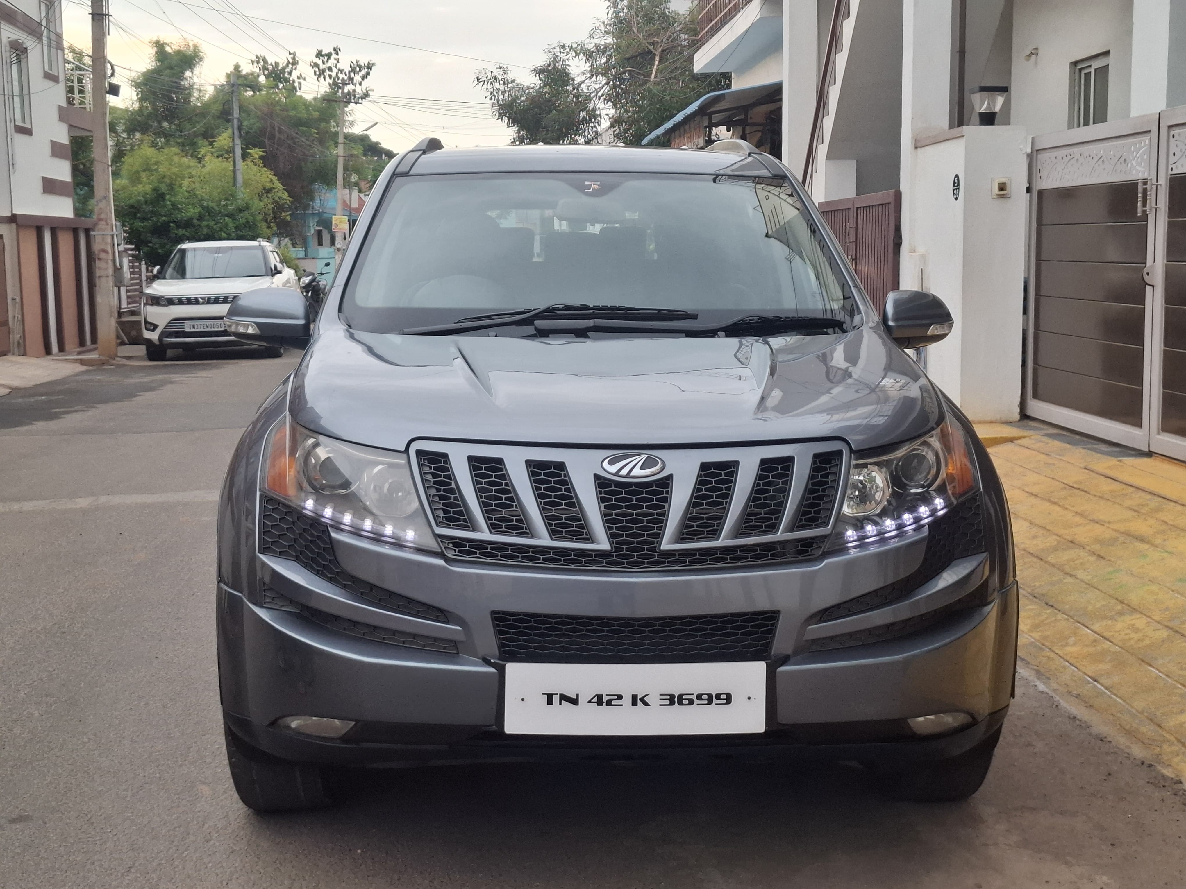 Mahindra XUV500