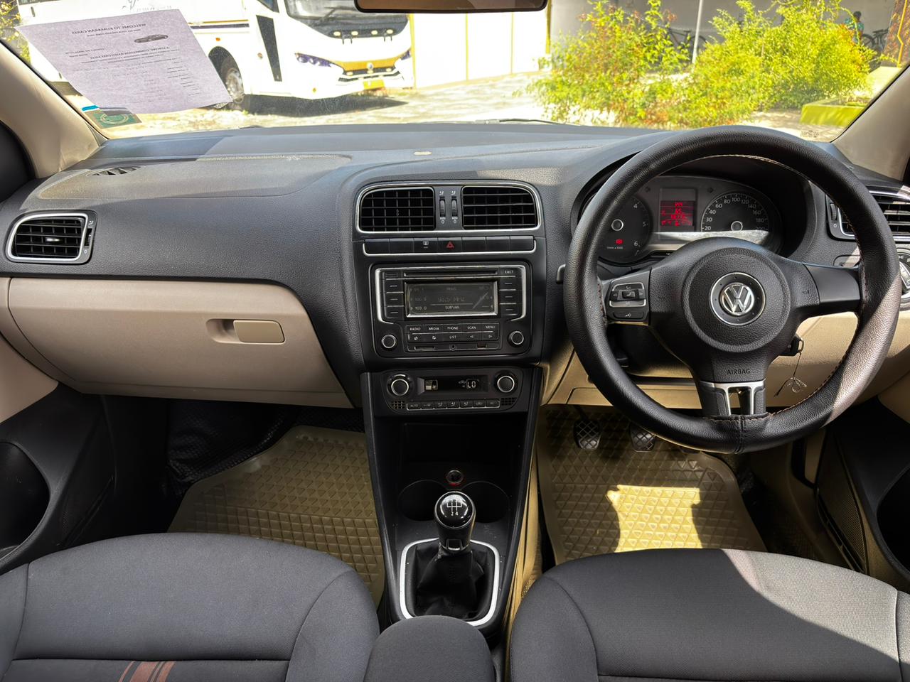Volkswagen Polo - Image 8