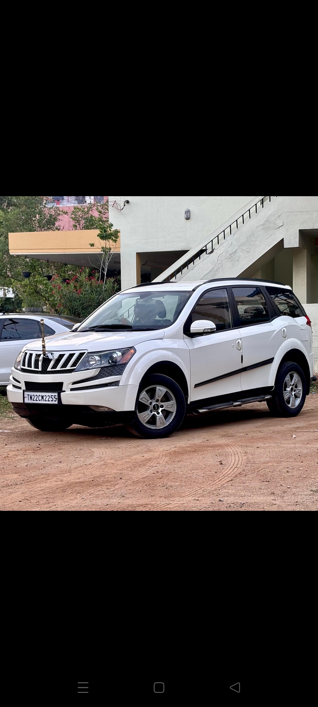 Mahindra XUV500 - Image 3